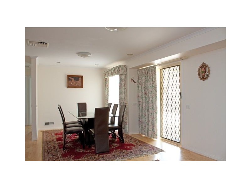 6 Dutton Close, Lynbrook VIC 3975