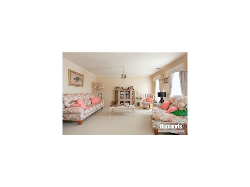 3 Ethel Turner Place, Lynbrook VIC 3975