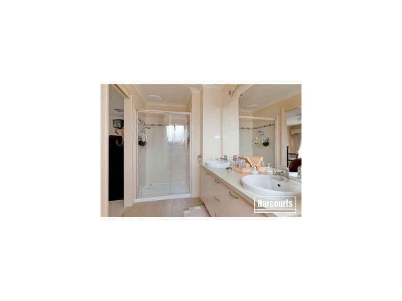 3 Ethel Turner Place, Lynbrook VIC 3975