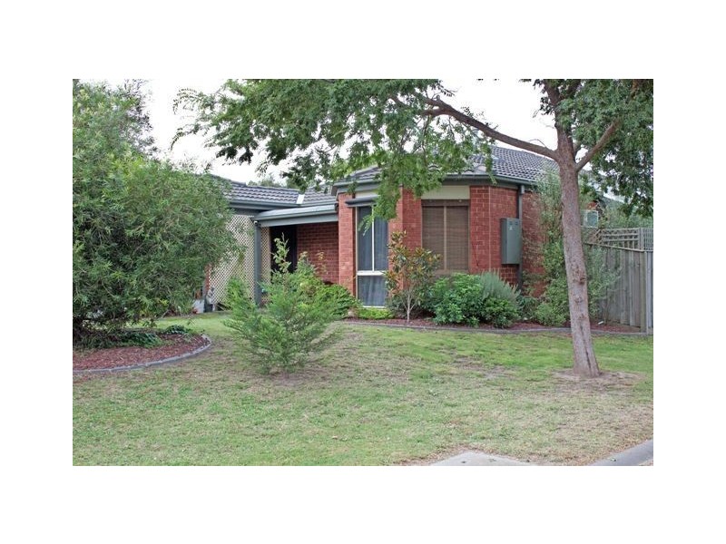 13 Tranter Square, Lynbrook VIC 3975