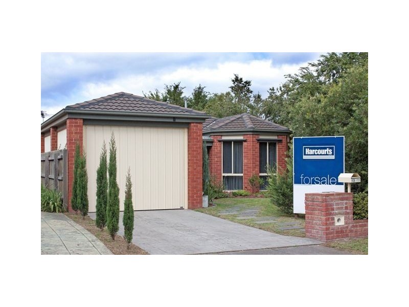 13 Tranter Square, Lynbrook VIC 3975