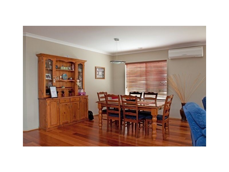 30 Hanrahan Wynd, Lynbrook VIC 3975