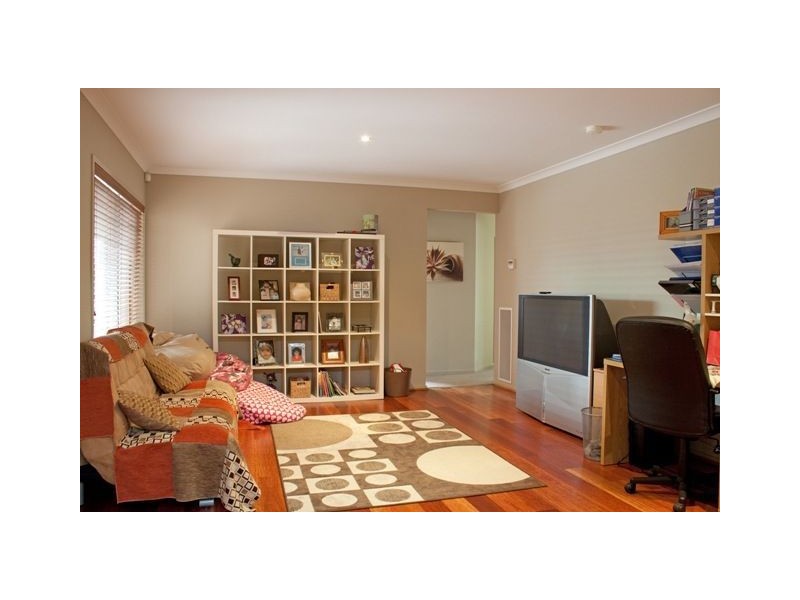 30 Hanrahan Wynd, Lynbrook VIC 3975