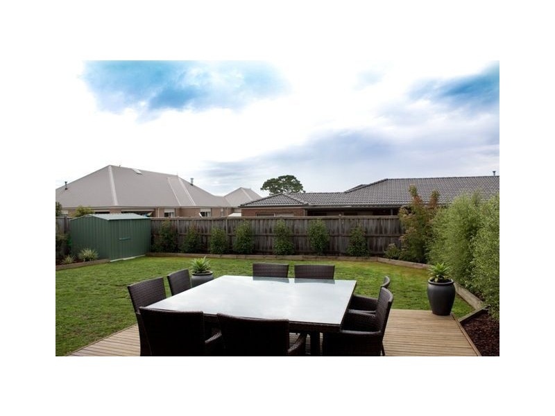 14 Melington Drive, Lyndhurst VIC 3975