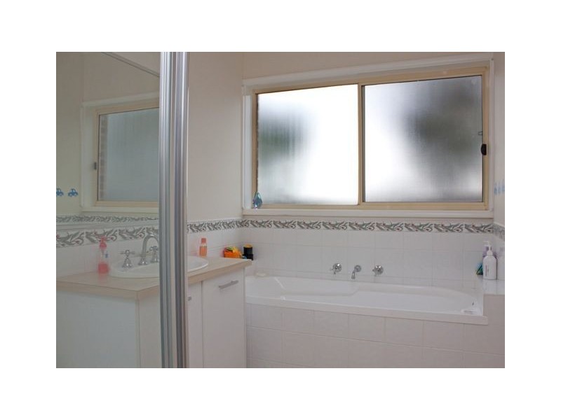 38 Waterbush Cresent, Lyndhurst VIC 3975