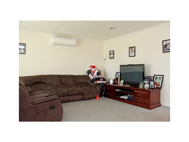 16 Silverwattle Drive, Lyndhurst VIC 3975