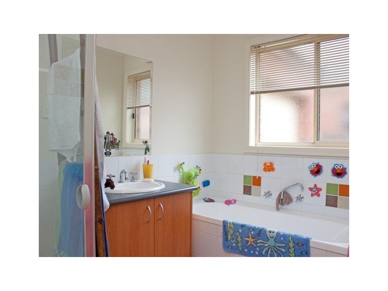 16 Silverwattle Drive, Lyndhurst VIC 3975