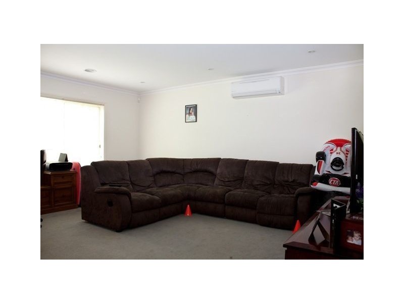 16 Silverwattle Drive, Lyndhurst VIC 3975