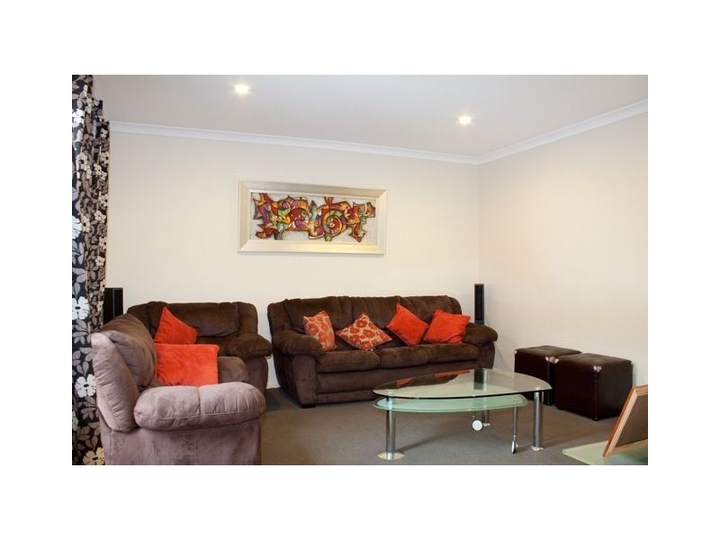 8 Wodalla Place, Lyndhurst VIC 3975