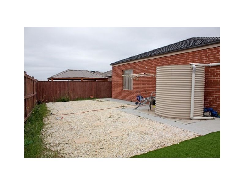 8 Wodalla Place, Lyndhurst VIC 3975