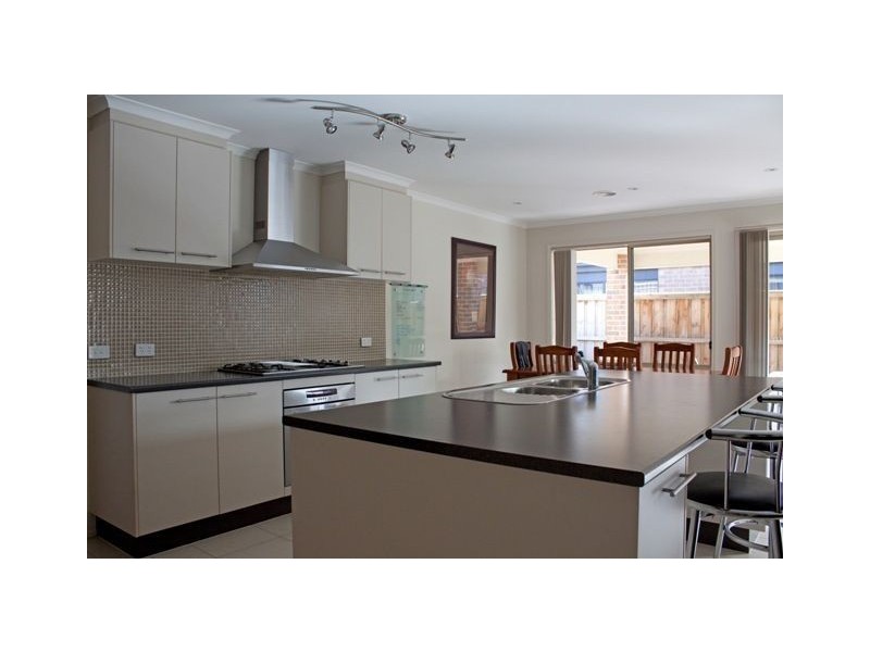 6 Wattle Valley Close, Lyndhurst VIC 3975