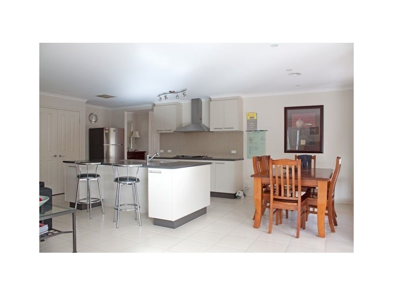 6 Wattle Valley Close, Lyndhurst VIC 3975