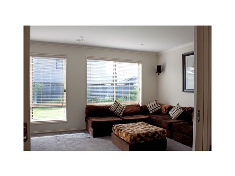 6 Wattle Valley Close, Lyndhurst VIC 3975