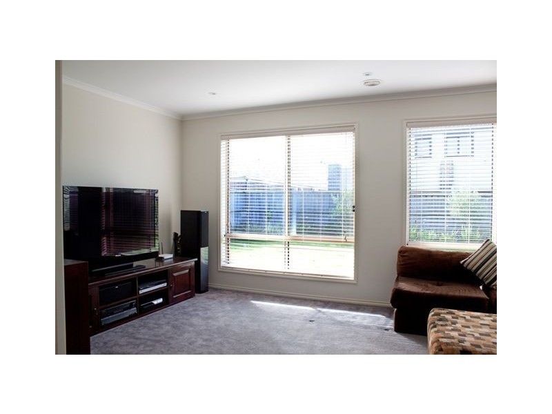 6 Wattle Valley Close, Lyndhurst VIC 3975