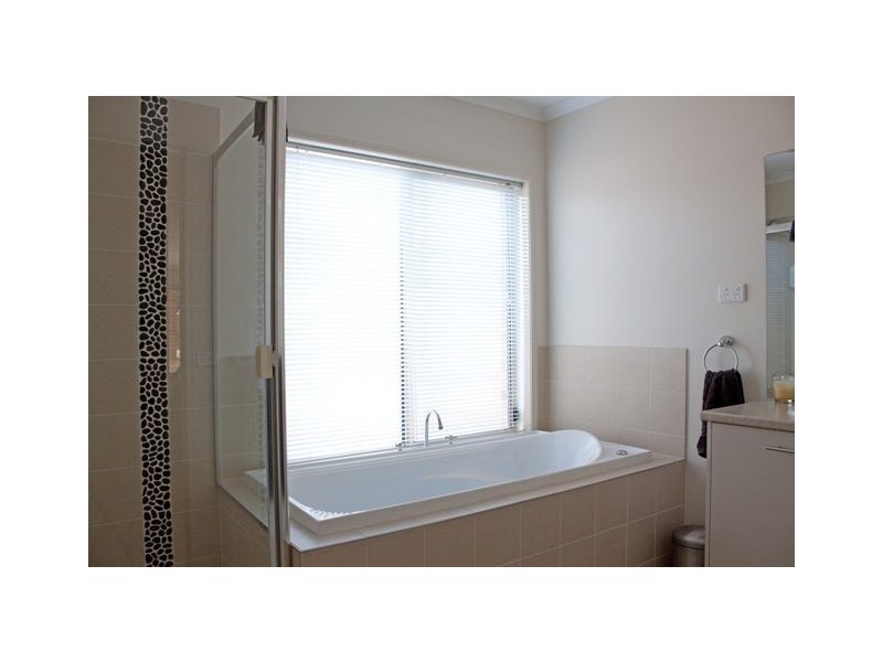 6 Wattle Valley Close, Lyndhurst VIC 3975