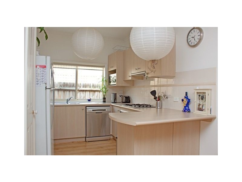 32 Lindsay Crescent, Lynbrook VIC 3975