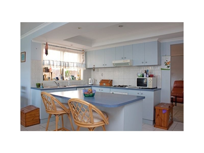 18 Henry Lawson Drive, Lynbrook VIC 3975