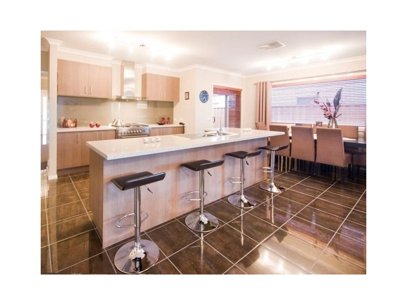 24 Island Circuit, Lyndhurst VIC 3975