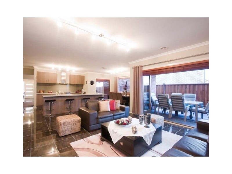 24 Island Circuit, Lyndhurst VIC 3975