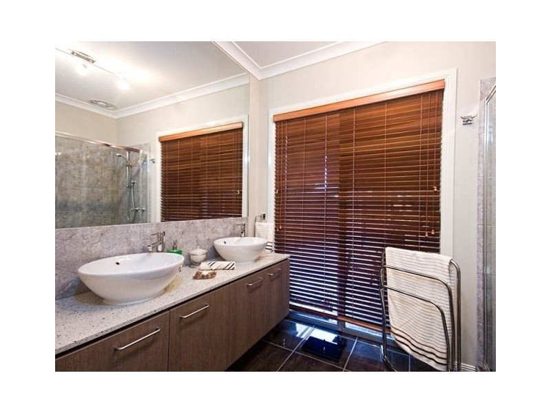 24 Island Circuit, Lyndhurst VIC 3975