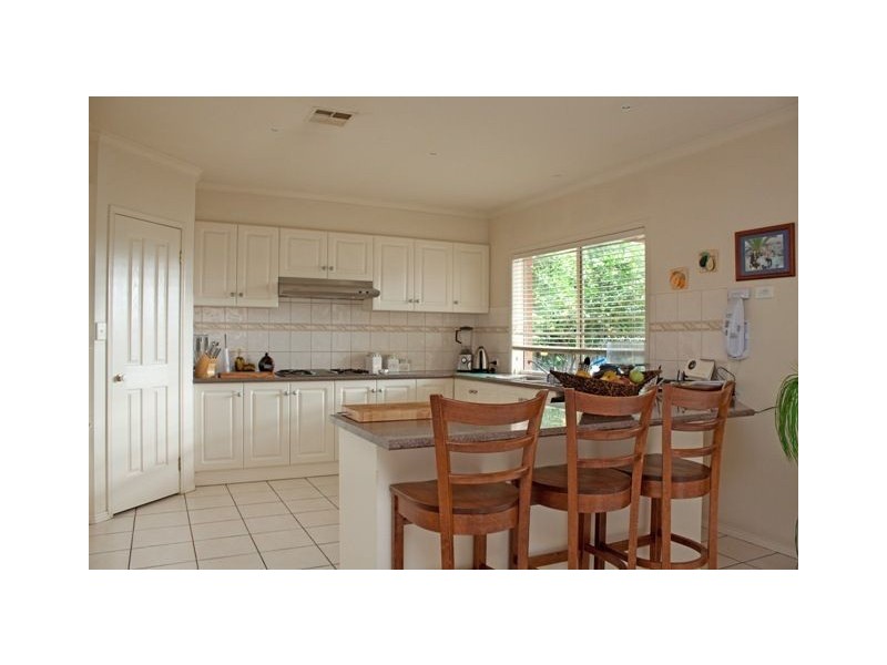 12 Sugarloaf  Avenue, Lynbrook VIC 3975