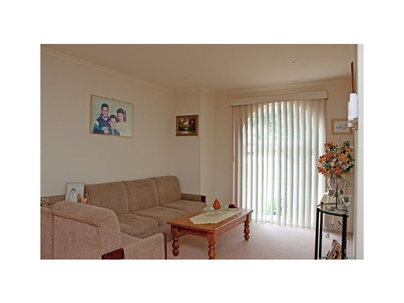 12 Sugarloaf  Avenue, Lynbrook VIC 3975