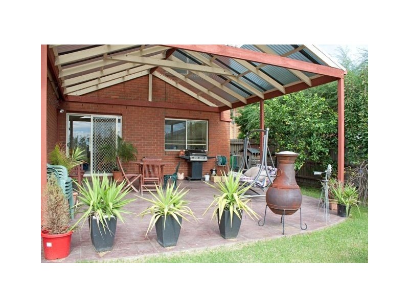 12 Sugarloaf  Avenue, Lynbrook VIC 3975