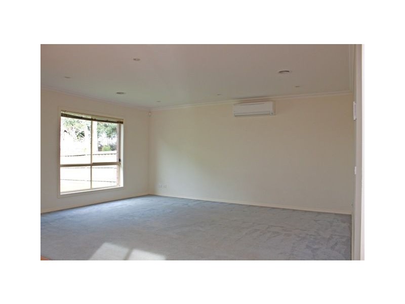 16 Silverwattle Drive, Lyndhurst VIC 3975