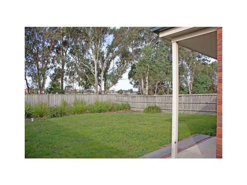 16 Silverwattle Drive, Lyndhurst VIC 3975