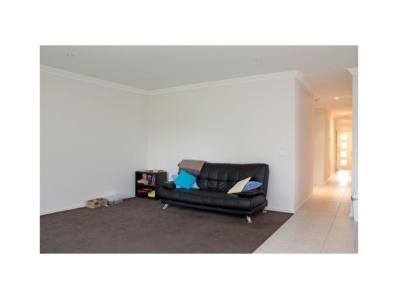 8 Watergum Avenue, Lyndhurst VIC 3975