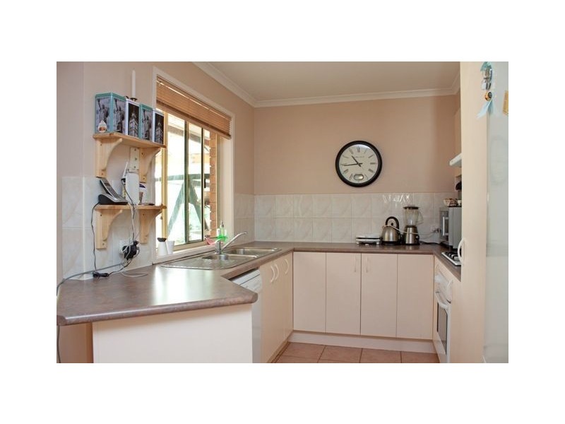 29 Hutchinson Drive, Lynbrook VIC 3975