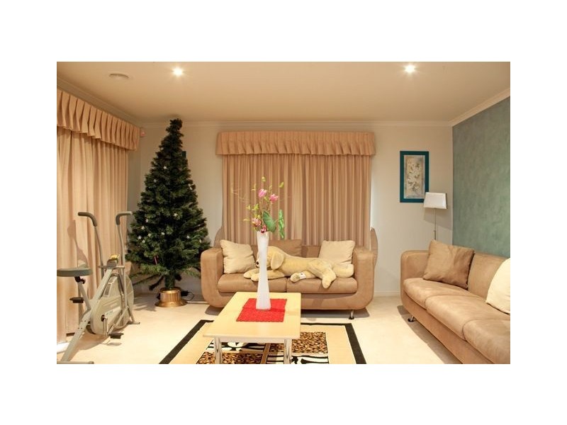 4 O’Dowd Place, Lynbrook VIC 3975