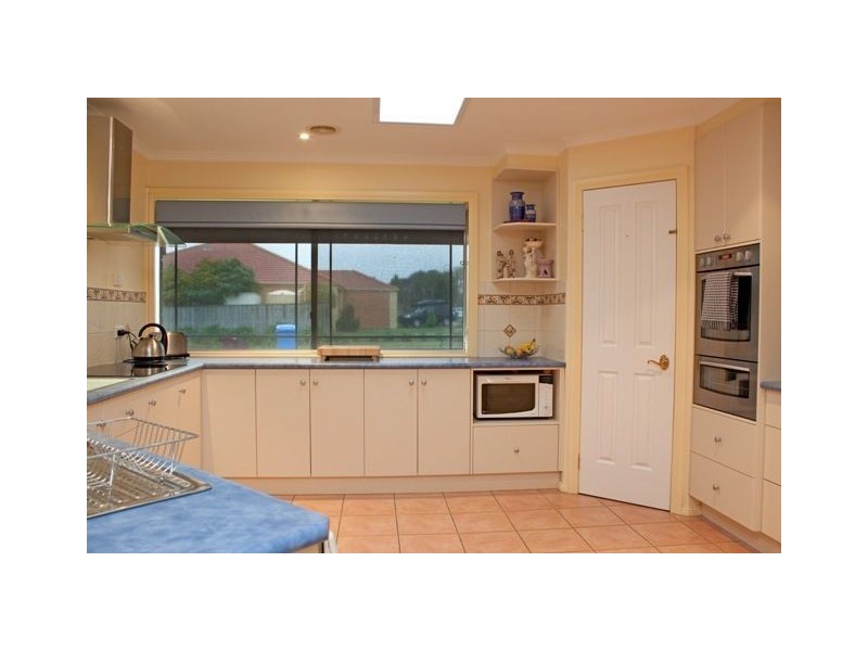 19 Darcy Niland Crescent, Lynbrook VIC 3975