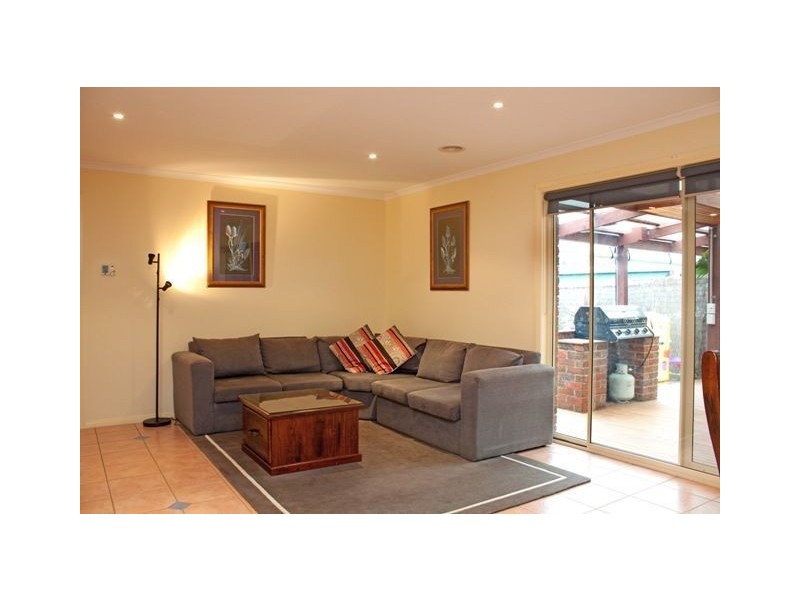 19 Darcy Niland Crescent, Lynbrook VIC 3975