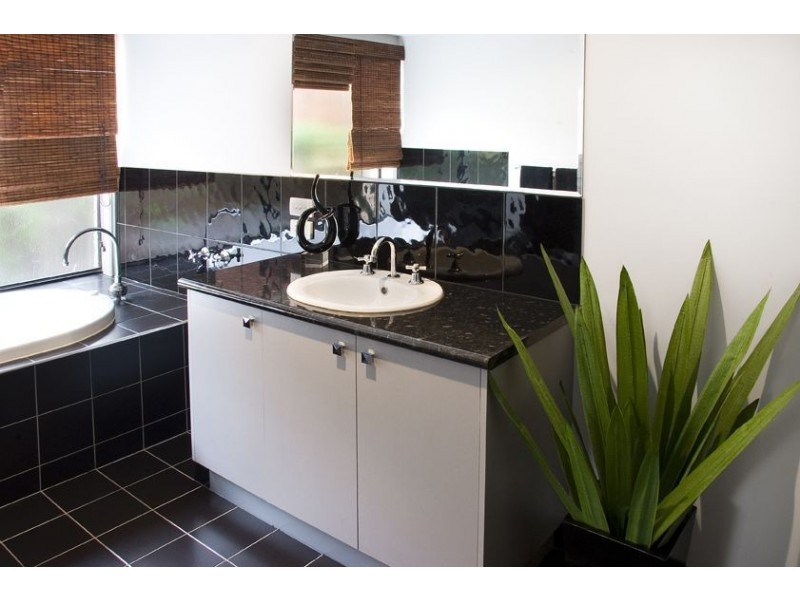 7 Silverwattle Drive, Lyndhurst VIC 3975