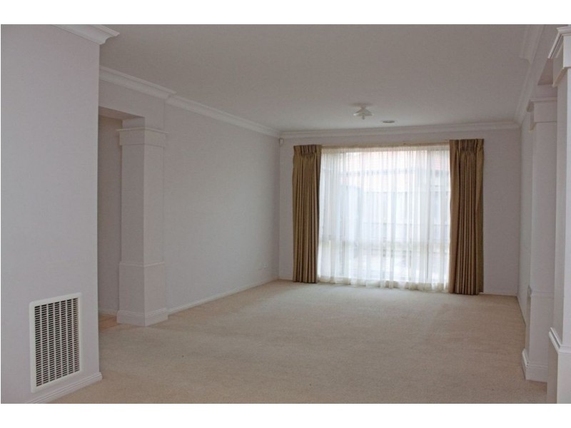 13 Harford Close, Lynbrook VIC 3975