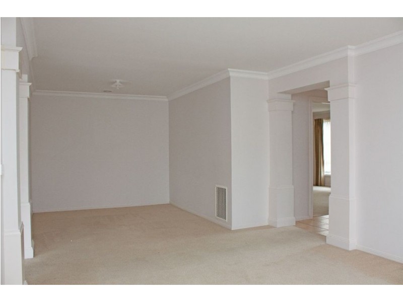 13 Harford Close, Lynbrook VIC 3975