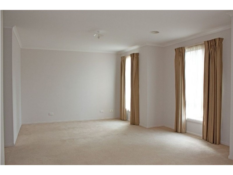 13 Harford Close, Lynbrook VIC 3975