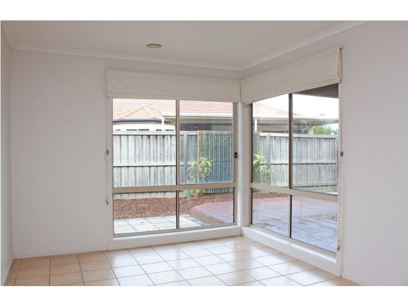 13 Harford Close, Lynbrook VIC 3975