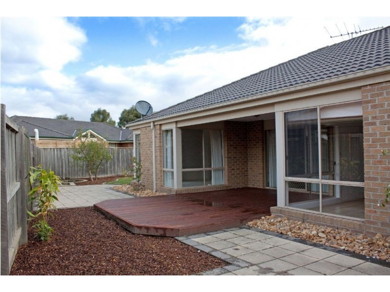 13 Harford Close, Lynbrook VIC 3975