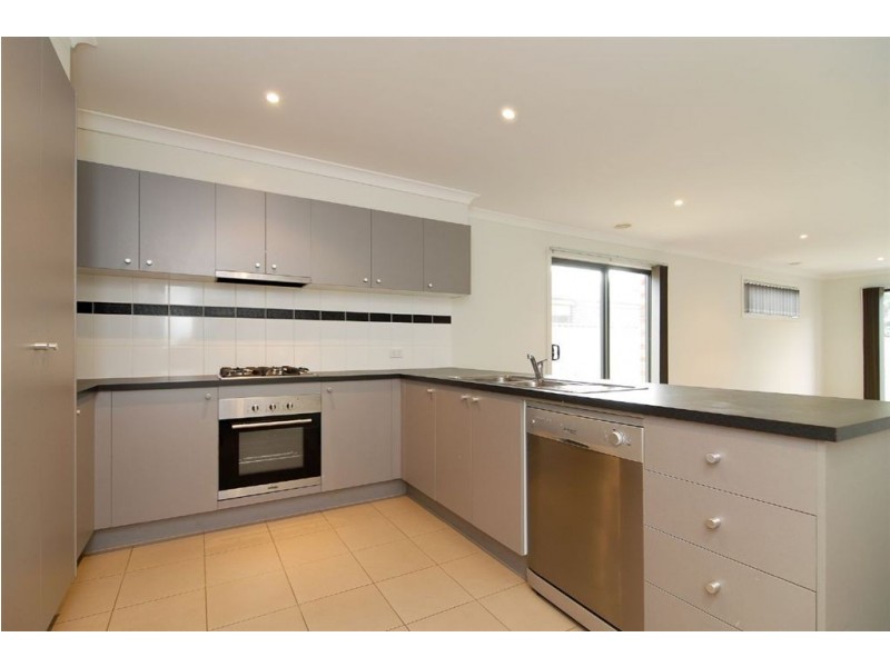 46 Silverwattle Drive, Lyndhurst VIC 3975