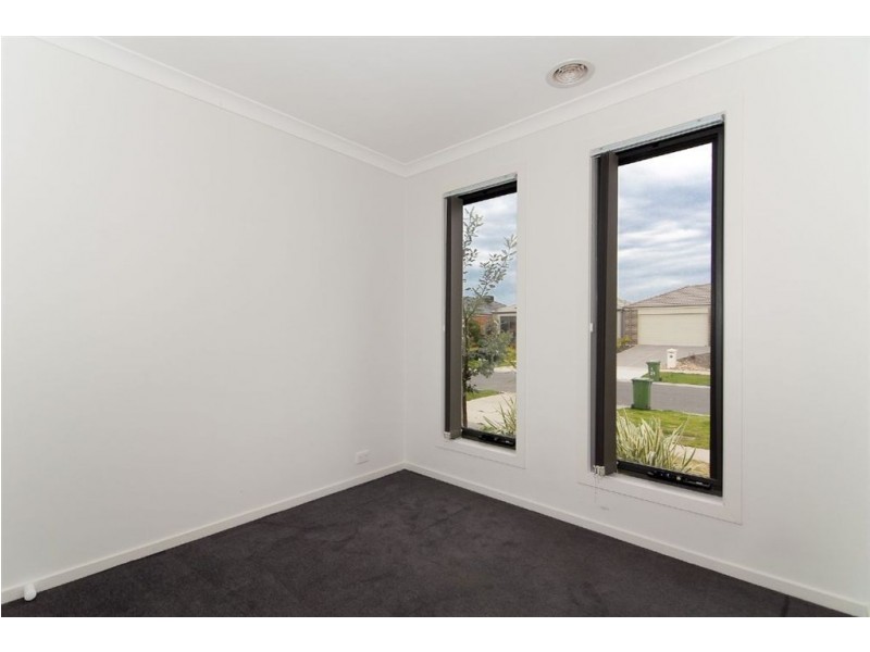 46 Silverwattle Drive, Lyndhurst VIC 3975