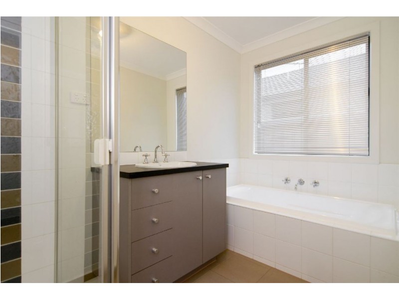 46 Silverwattle Drive, Lyndhurst VIC 3975