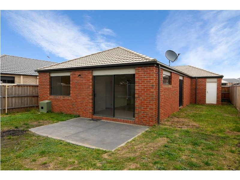 46 Silverwattle Drive, Lyndhurst VIC 3975