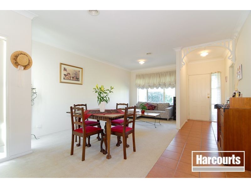 102 Lynbrook Boulevard, Lynbrook VIC 3975