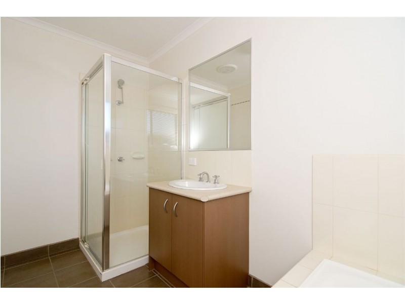 11 Banfield Place, Lyndhurst VIC 3975