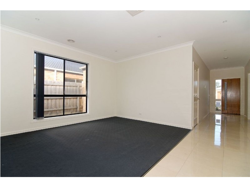 21 Baynton Crescent, Lynbrook VIC 3975