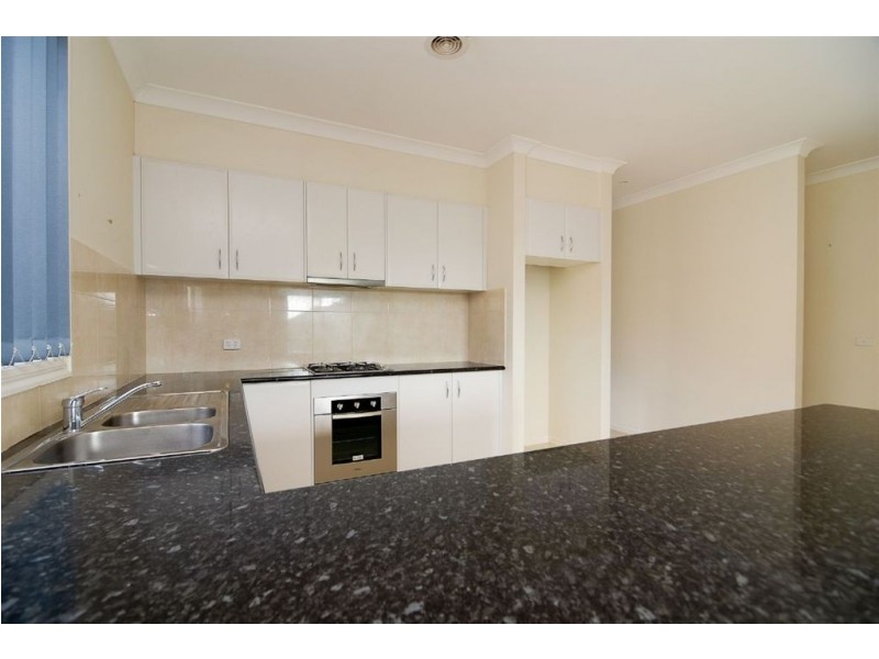 21 Baynton Crescent, Lynbrook VIC 3975