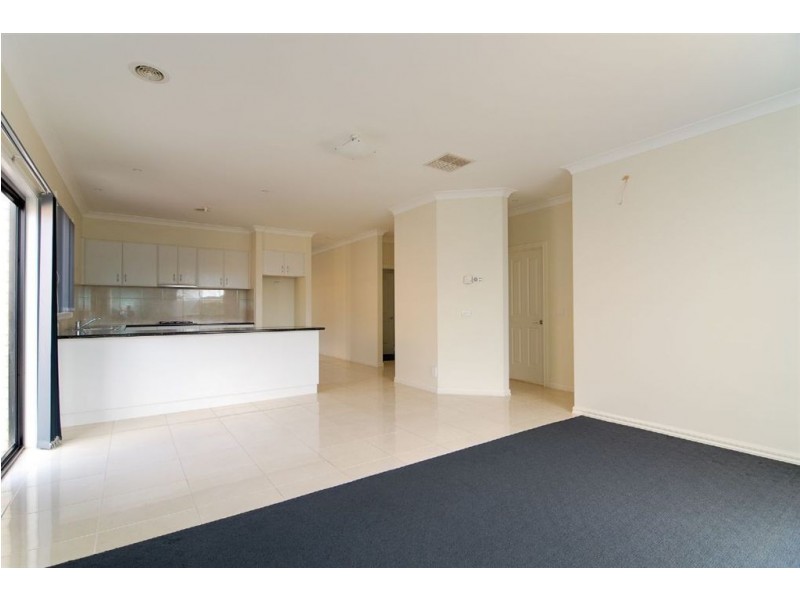 21 Baynton Crescent, Lynbrook VIC 3975