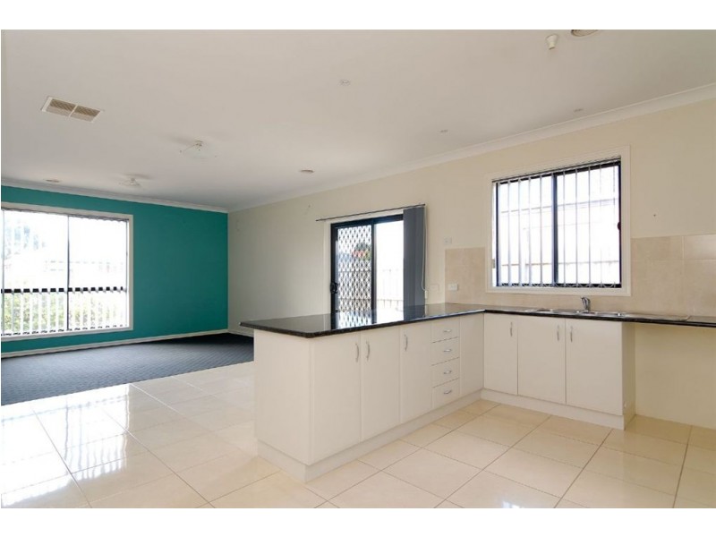 21 Baynton Crescent, Lynbrook VIC 3975